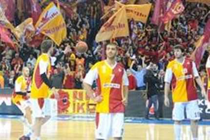Cimbom Abdi �pekçi'de tarih yazd�!