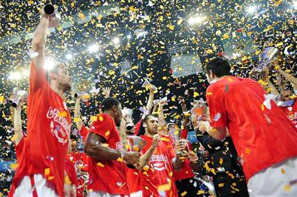 Olympiakos tarih yazd�