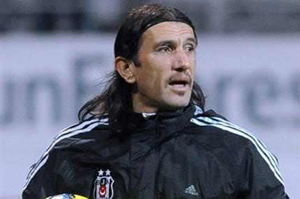 Rü�tü Reçber futbolu b�rak�yor