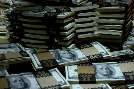 Dolar 4 ay�n zirvesinde