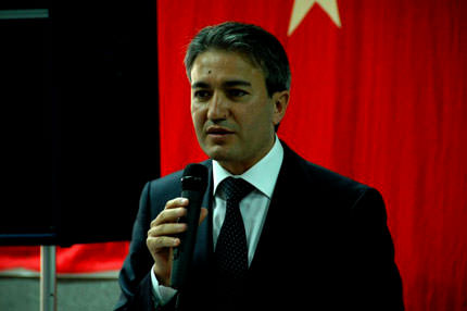 Türk Bakan K�r'�n �oförü tutukland�