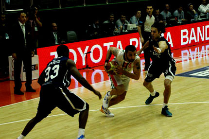 �lk raundu Banvit ald�!