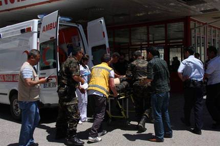 Diyarbak�r'da çat��ma: 1 �ehit