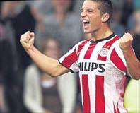 Sol kanattan Mertens geliyor