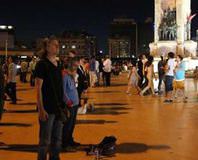 Duran adamlara kapkaç �oku!