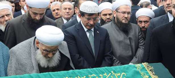 Davutoğlu, Ustaosmanoğlunun cenazesinde