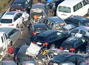 52 araç birbirine girdi