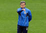 Aykut Kocaman istifa etti! Twitter y�k�ld�