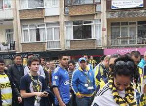 Fenerbahçe taraftar�ndan '�ike' yürüyü�ü