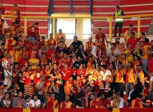 Te�ekürler Galatasaray!