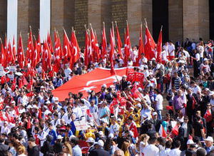 19 May�s co�kusu
