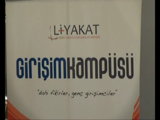 �zmir'de bir 'Giri�im Kamp�s�'...