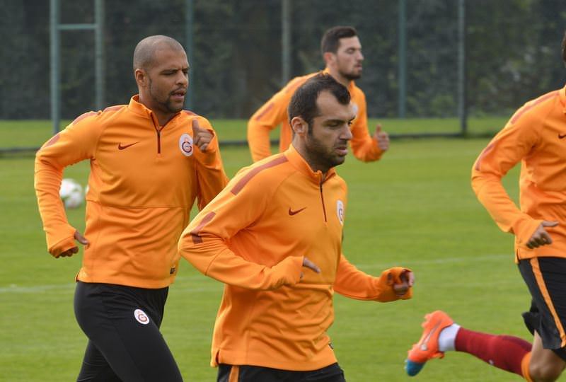Galatasaray'da şok ayrılık! - 1