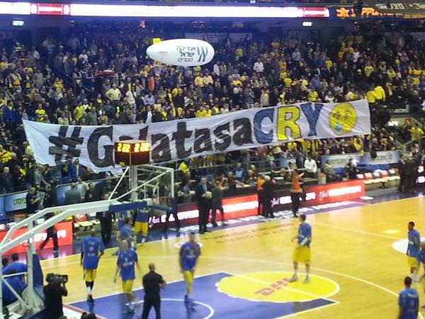 İsrail'de G.Saray'a çirkin pankart - 1