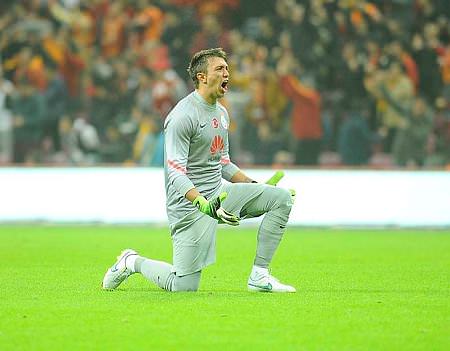 Muslera yedek kalabilir - 1