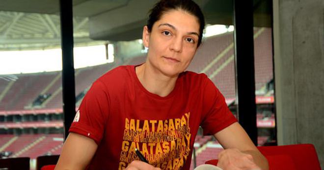 Galatasaray'da Nevriye Yılmaz'ın sözleşmesi uzatıldı - 1