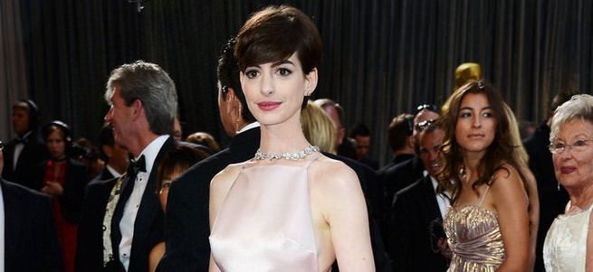 Anne Hathaway çatladı!