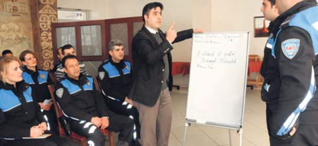Güneydoğu’da polis Kürtçe öğreniyor
