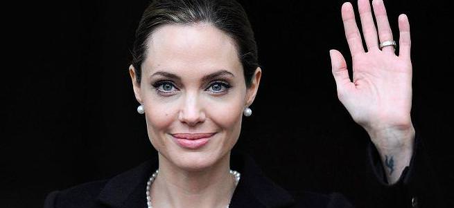 Angelina Jolie’ye şifa hediyesi