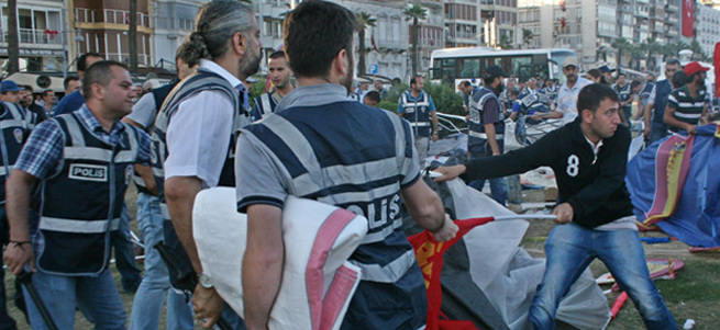 İzmir’de çadırlara şafak baskını