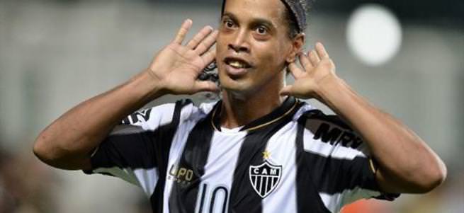 Ronaldinho geliyor