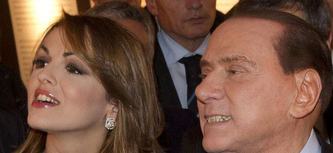 Berlusconi 3. kez evlendi
