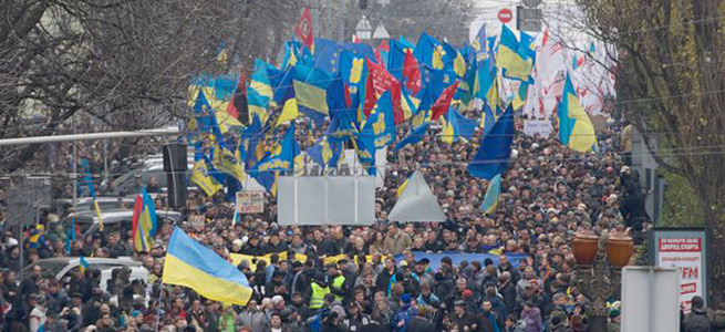Ukrayna halkı meydanlarda