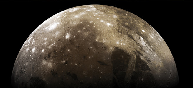 Jüpiter’in uydusu su buharı püskürtüyor