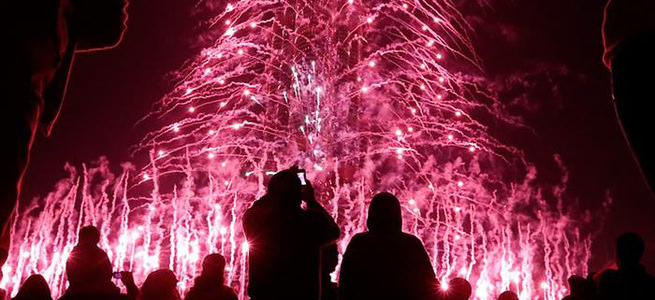 400 bin fişekle dünya rekoru