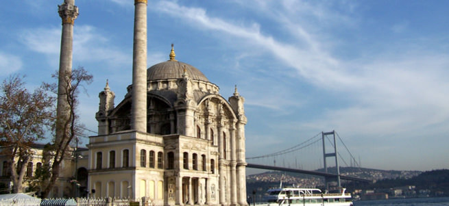 Ortaköy Camii ibadete açıldı