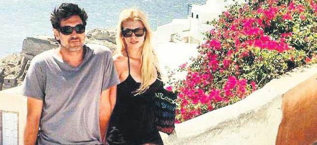 Santorini’de lüks villa kiraladı