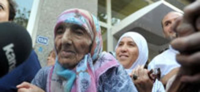 103 yaşındaki Elif Nine’den Başbakan’a bağış