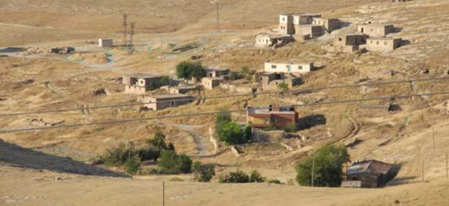 Yezidi köyünde 2 seçmen için sandık