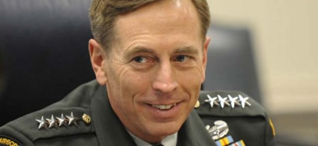 Petraeus’u kurtarın!