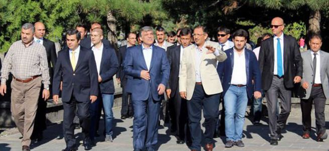 Abdullah Gül’ün vasiyetini Özhaseki açıkladı