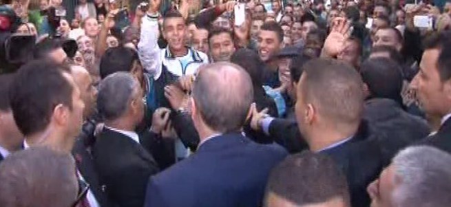 Cezayirlilerden Cumhurbaşkanına tezahürat!