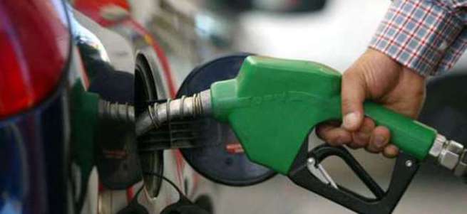 Benzin fiyatı yüzde 42.1 düştü