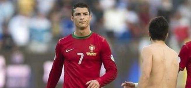 Ronaldo’dan İslam düşmanlarına tepki!