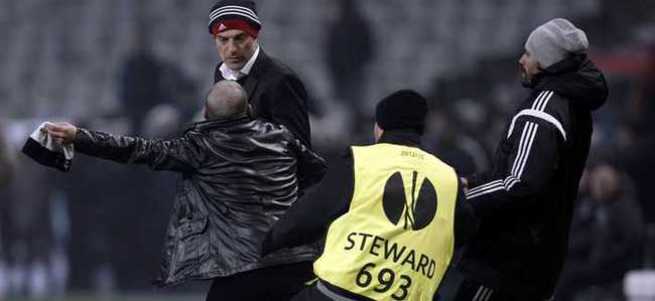 Olimpiyat Stadı’nda Slaven Bilic’e saldırı