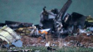 Endonezya’da uçak düştü: En az 30 kişi öldü