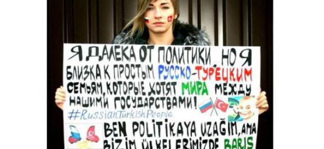 Rus şarkıcı Türkçe pankart açtı!