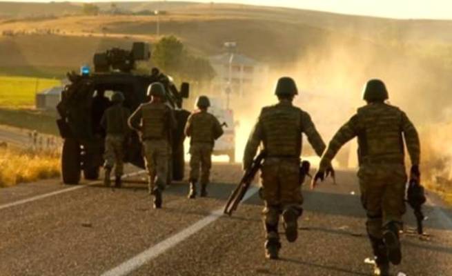 PKK’dan askeri aracı bombalı saldırı