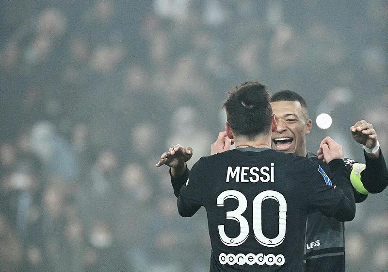 Ligue 1: Lionel Messi scores his first league goal as ten-man PSG beat  Nantes