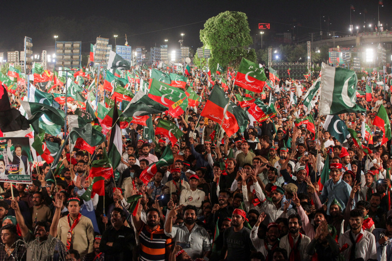 Ousted Pakistani Prime Minister Begins Campaign For Early Elections