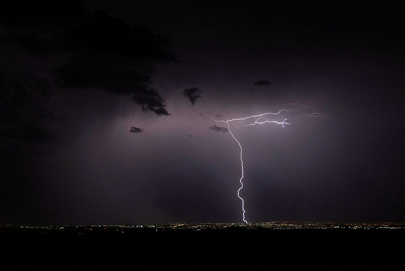 Heart-shaped lightning captured in Chihuahua goes viral