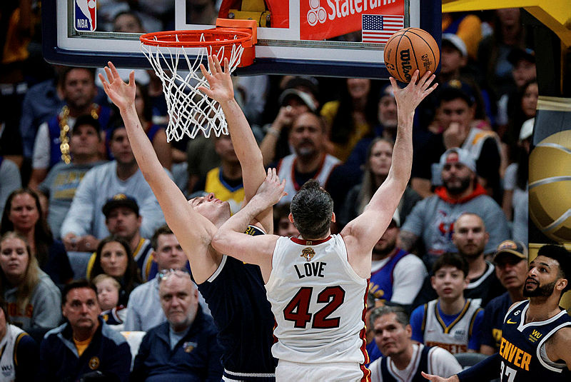Gabe Vincent helps Heat beat Nuggets, level Finals at 1-1