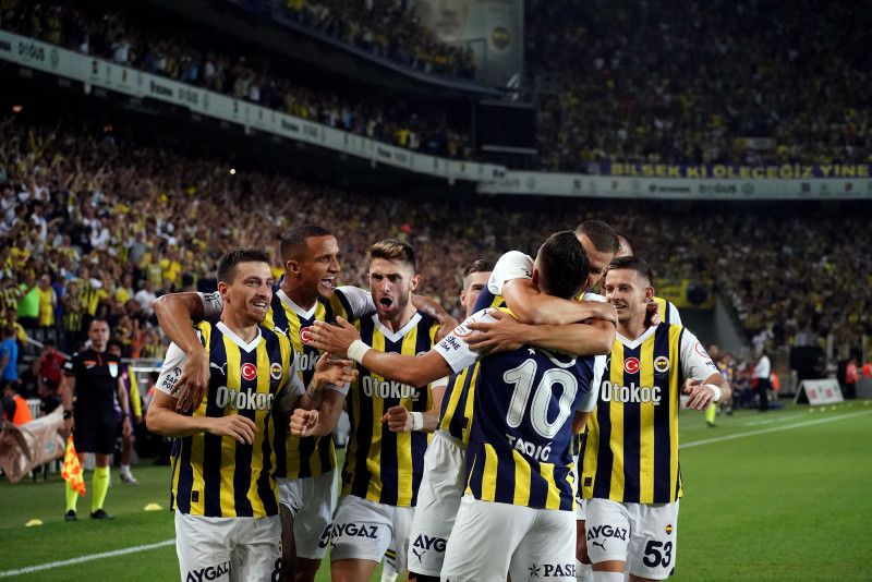 Dzeko kicks off Süper Lig with brace as Fenerbahçe slam Gaziantep