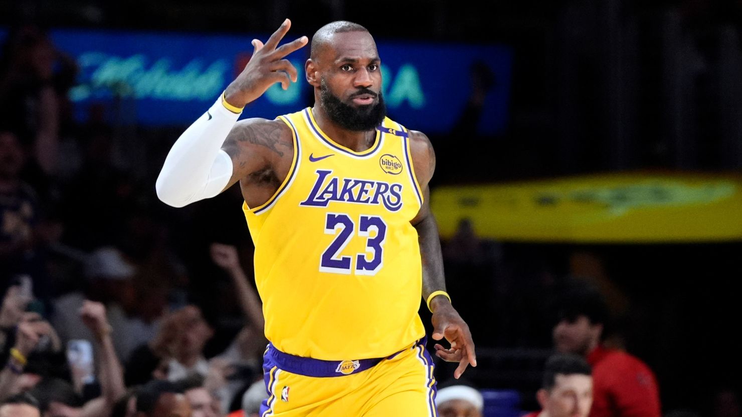 LeBron James first player in NBA history to score 50,000 points