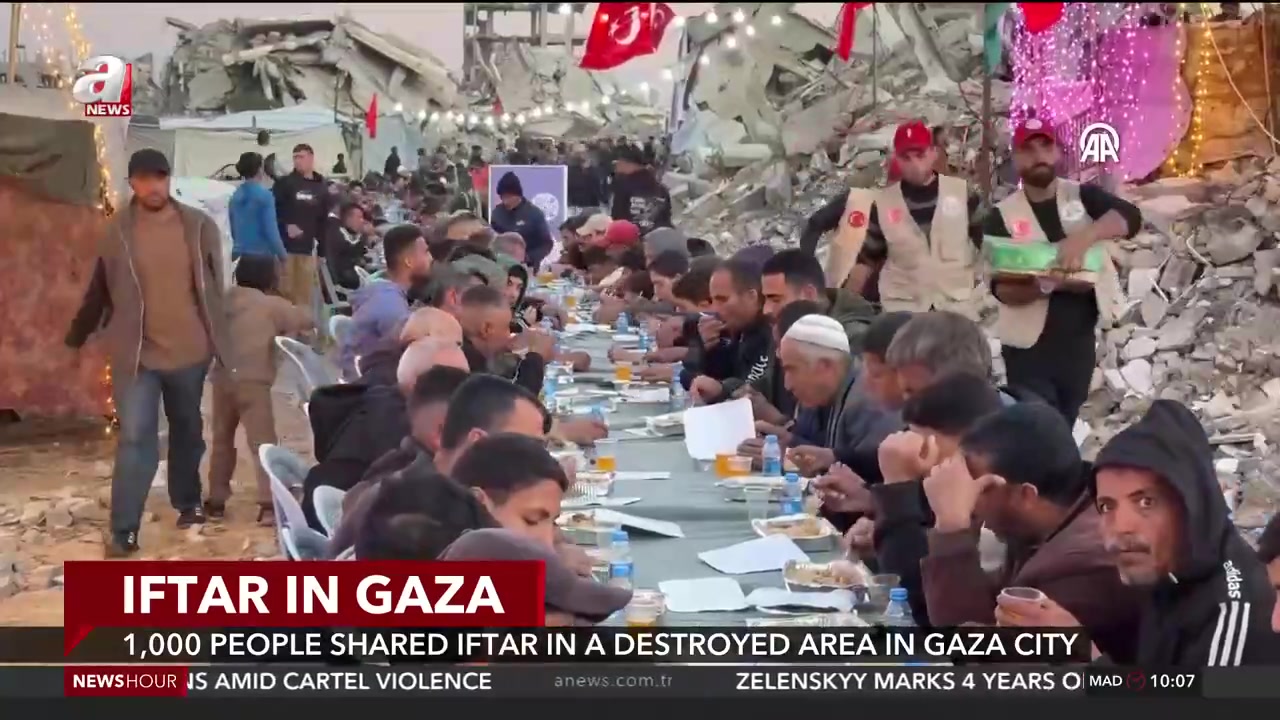 1,000 people shared Iftar in a destroyed area in Gaza City