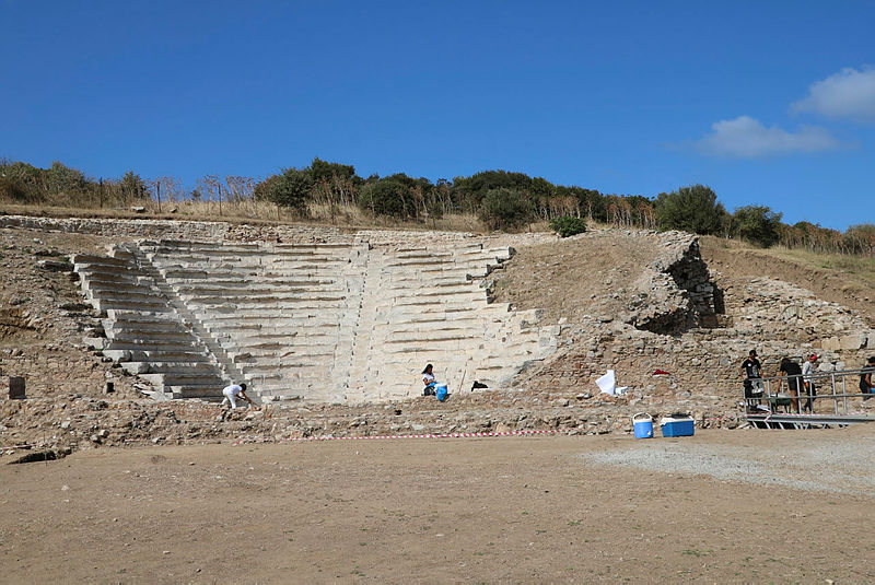 1,800-year coin showing Paris of Troy unearthed in Turkeys Çanakkale
